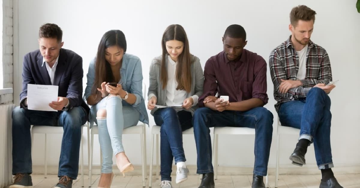 Good Idea | Bad Idea: Job Search Habits to Help You Land a New Job