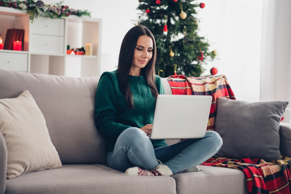 How to Job Hunt During the Holidays—Without the Stress